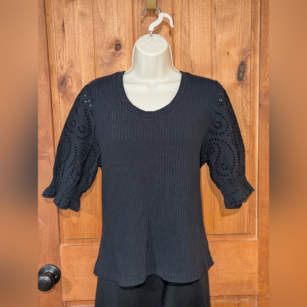 Design‎ History Black Ribbed Ruffled Blouse